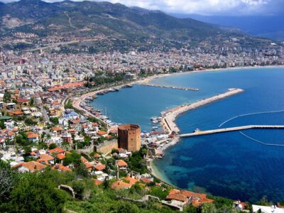 Alanya schöne Strände antiker Hafen gute Immobilienpreise sehr beliebte Lage